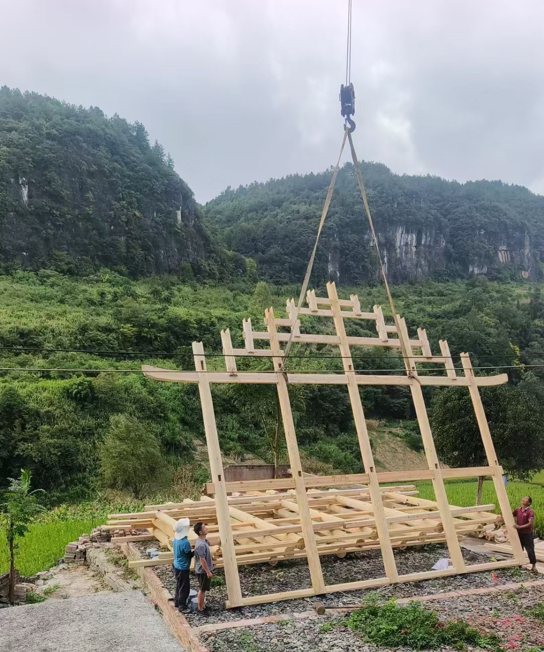 易门县汽车吊出租公司怎么保证发动机散热问题