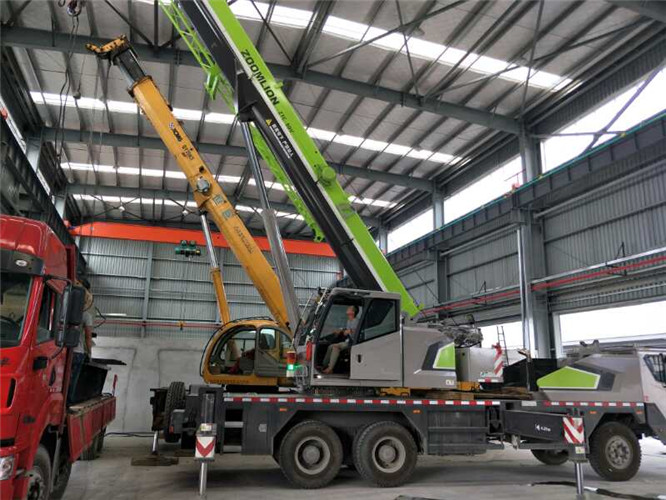 易门县高空车出租需要注意哪些安全事项？