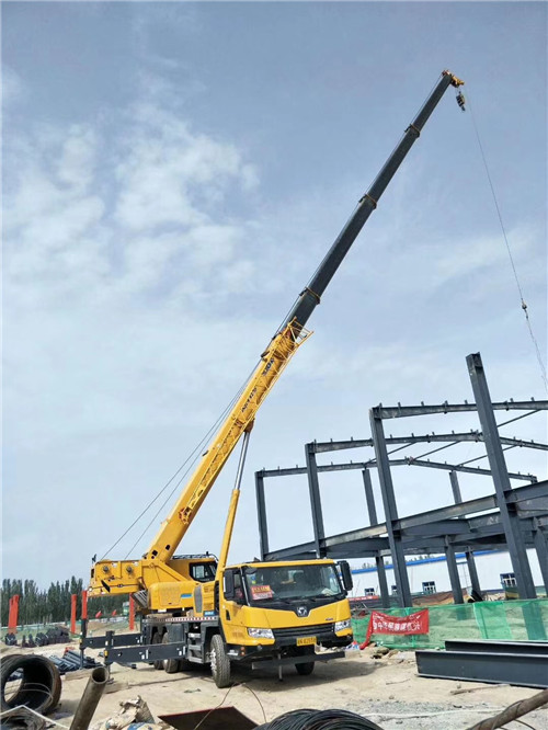 易门县超高层建筑钢结构吊装案例